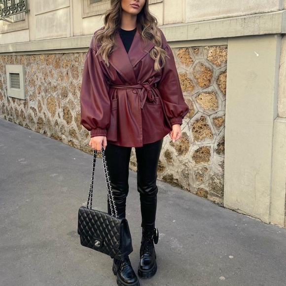 Luxurious limited edition Faux leather belt blazer - Picture 4 of 7